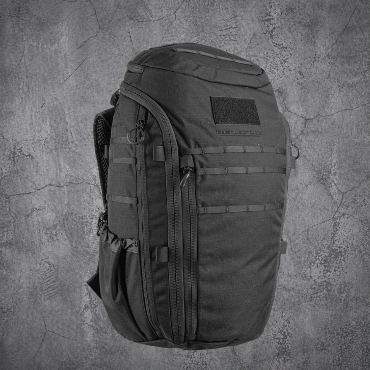 `Schwarzer Tactical Backpack mit MOLLE-System – robuster EDC- und Outdoor-Rucksack für Alltag, Reisen, Training und taktische Einsätze`
