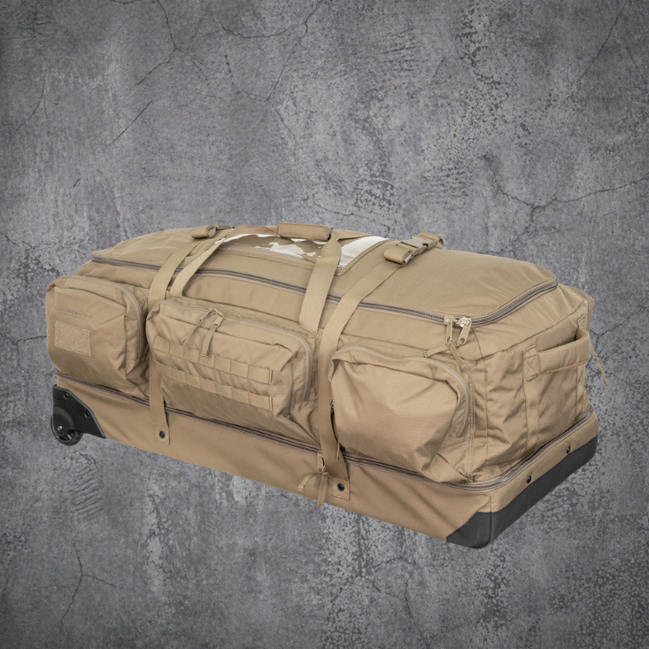 `Die B3 Hercules Duffel von Eberlestock in Dry Earth mit Rollen – extrem robuste Tactical Duffel Bag für Reisen, Outdoor-Abenteuer und schwere Ausrüstung`
