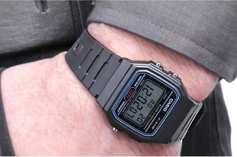 CASIO F-91W-1YEG ARMBANDUHR